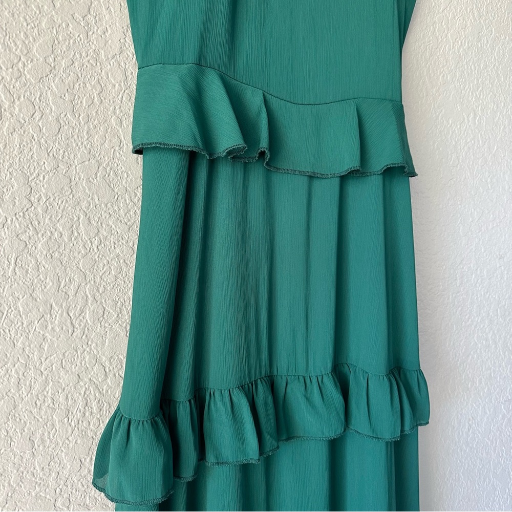 Emerald Green Dress. Vintage. Layered detail wi th adjustable straps and zipper - Picture 2 of 6